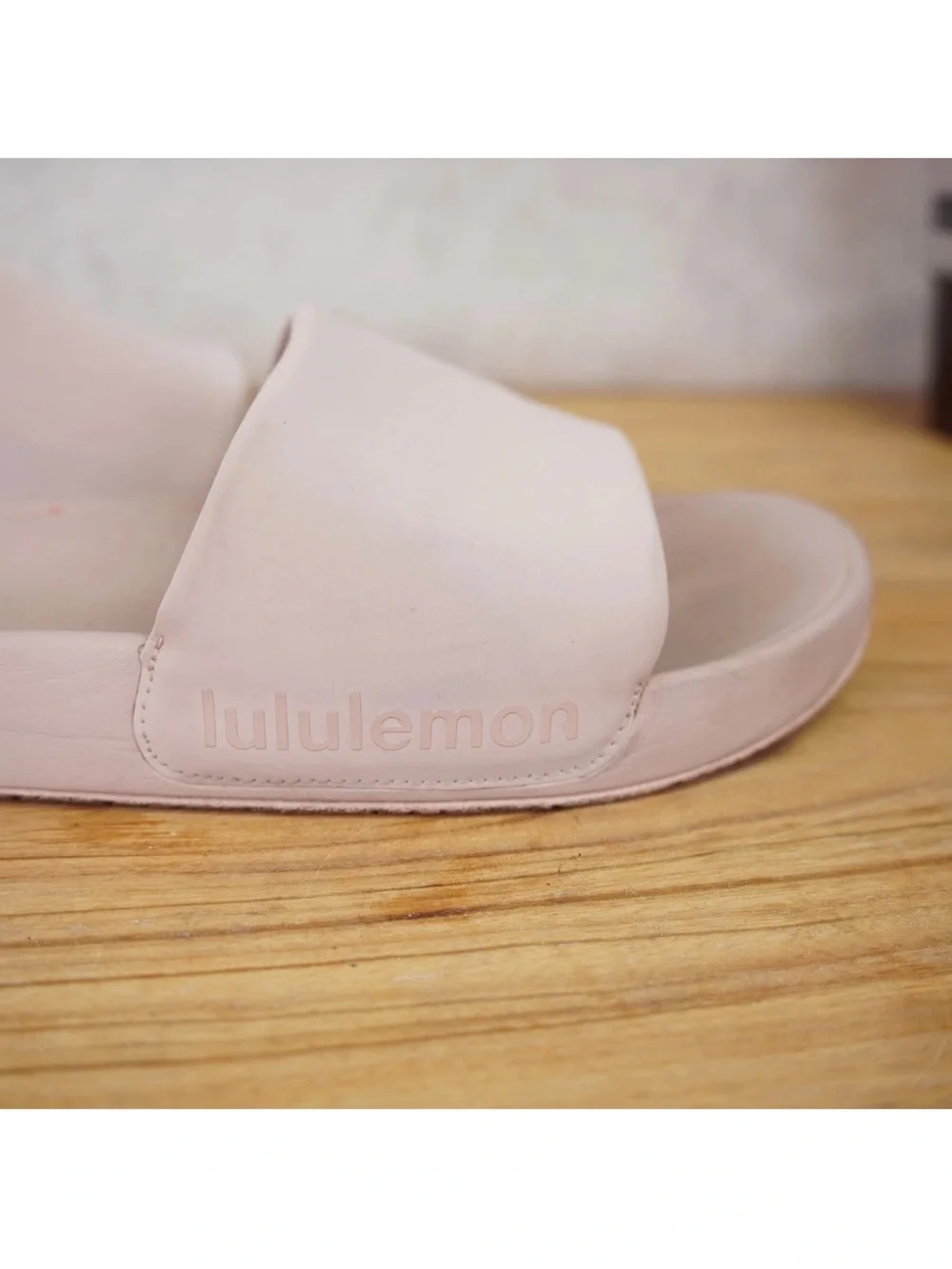 Lululemon Women's Restfeel Slides Size US 9 UK 6.5 Pink LW9EF2S Comfort Cozy